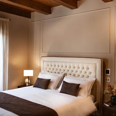 Paola Bed & Breakfast 4*