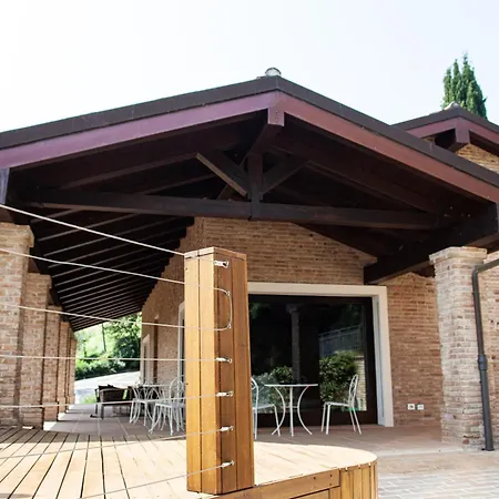 Paola Bed & Breakfast 4*